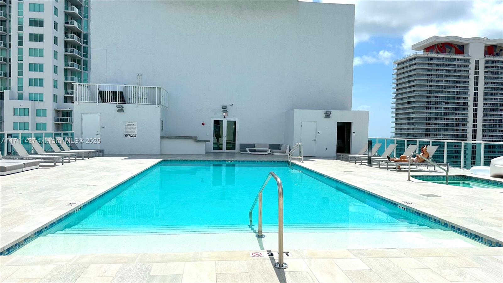 133 NE 2nd Ave #2911, Miami FL 33132