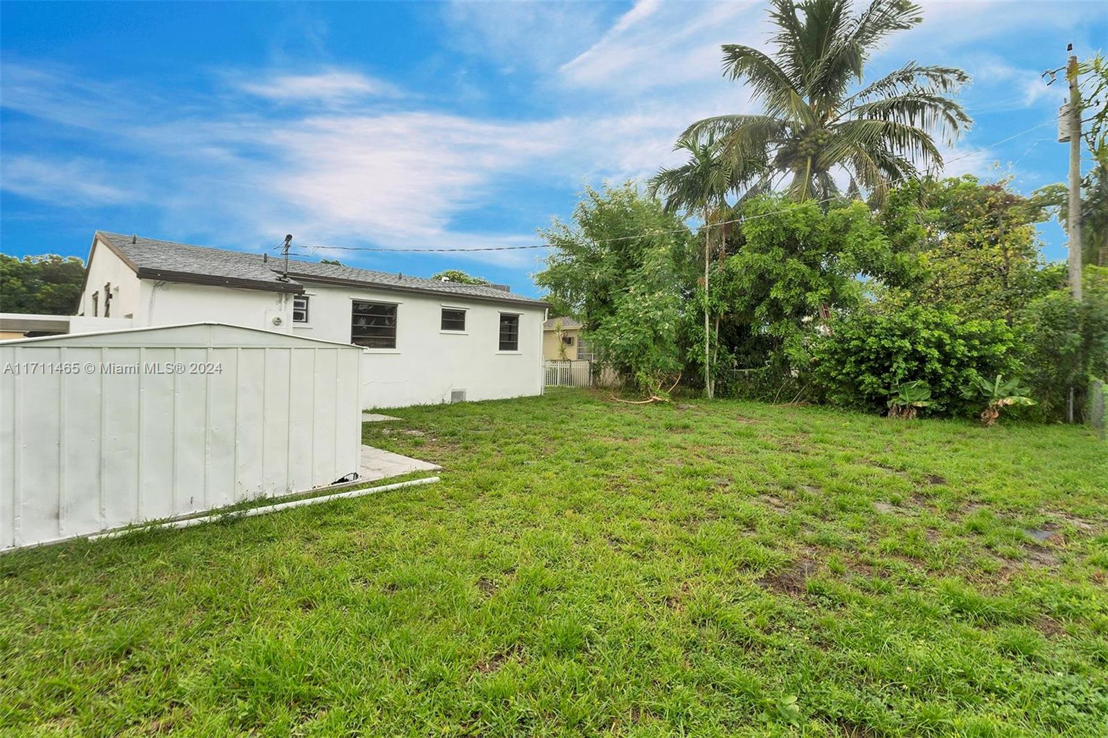 120 NE 171st St, North Miami Beach, Florida image 37