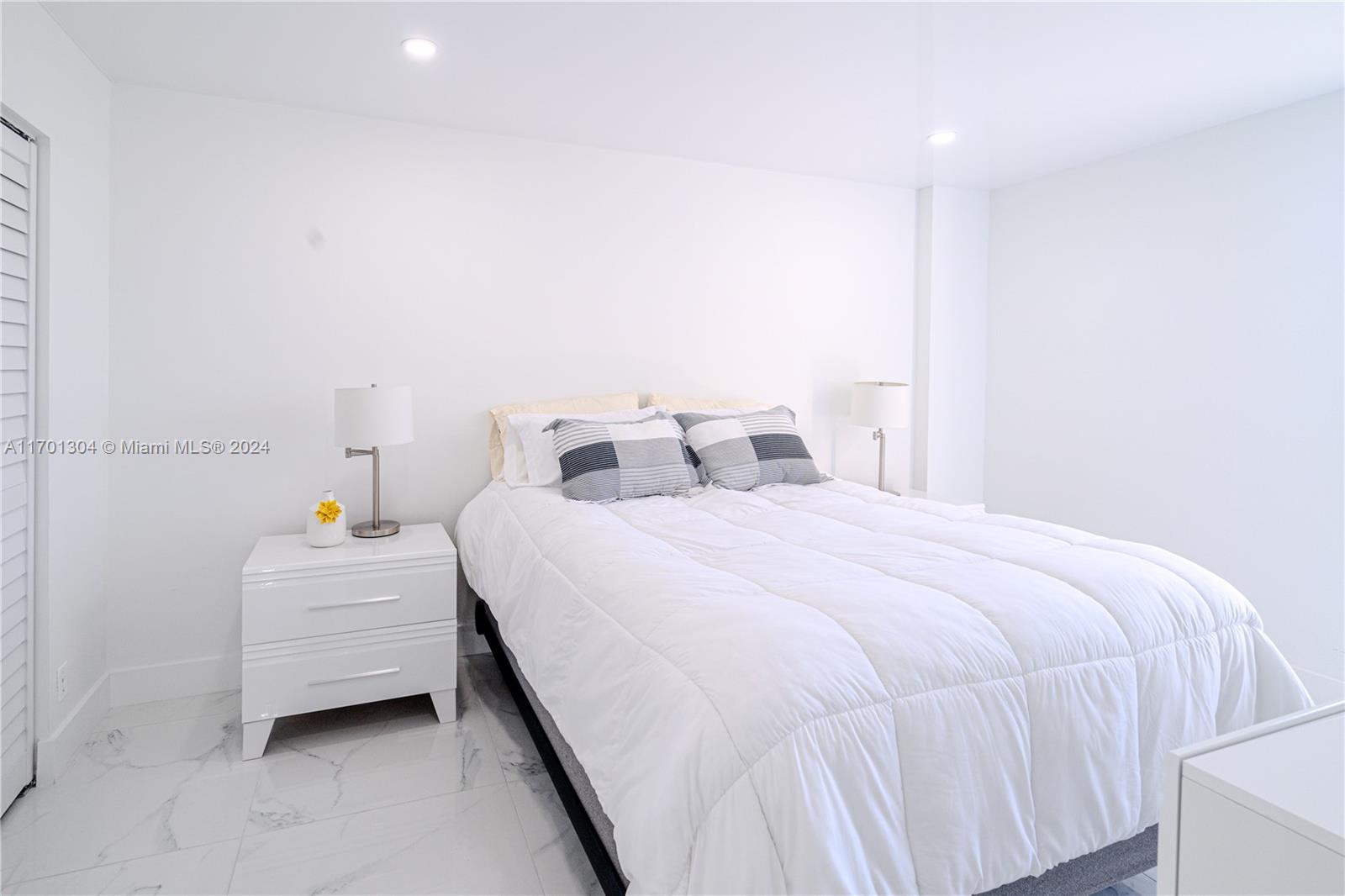 Listing Photo 12