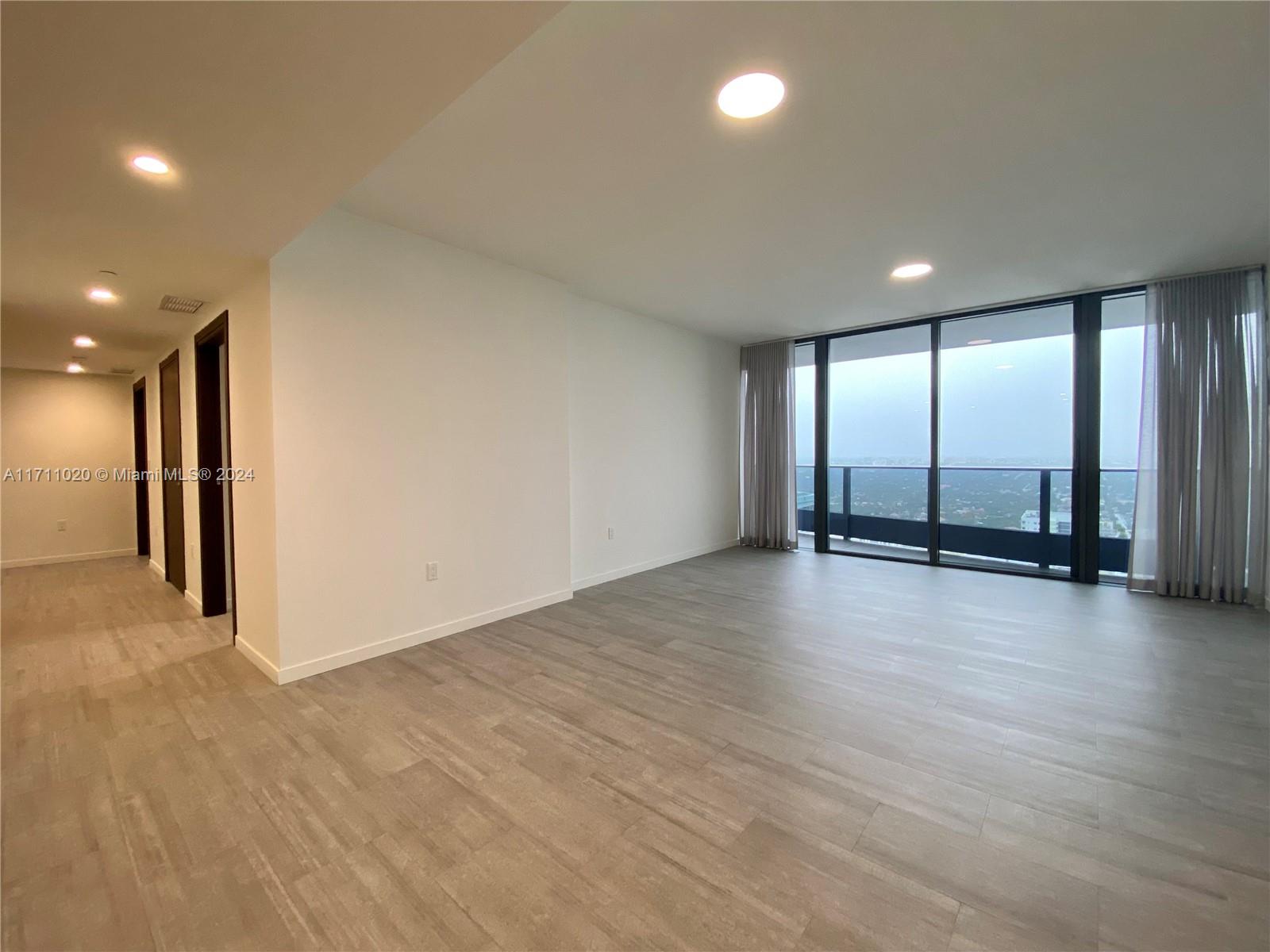 1000 Brickell Plz #4406, Miami FL 33131