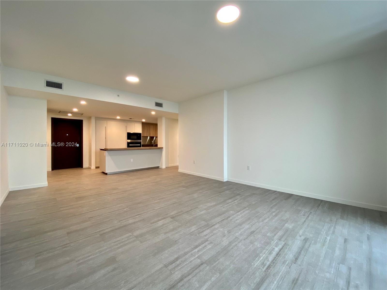 1000 Brickell Plz #4406, Miami FL 33131