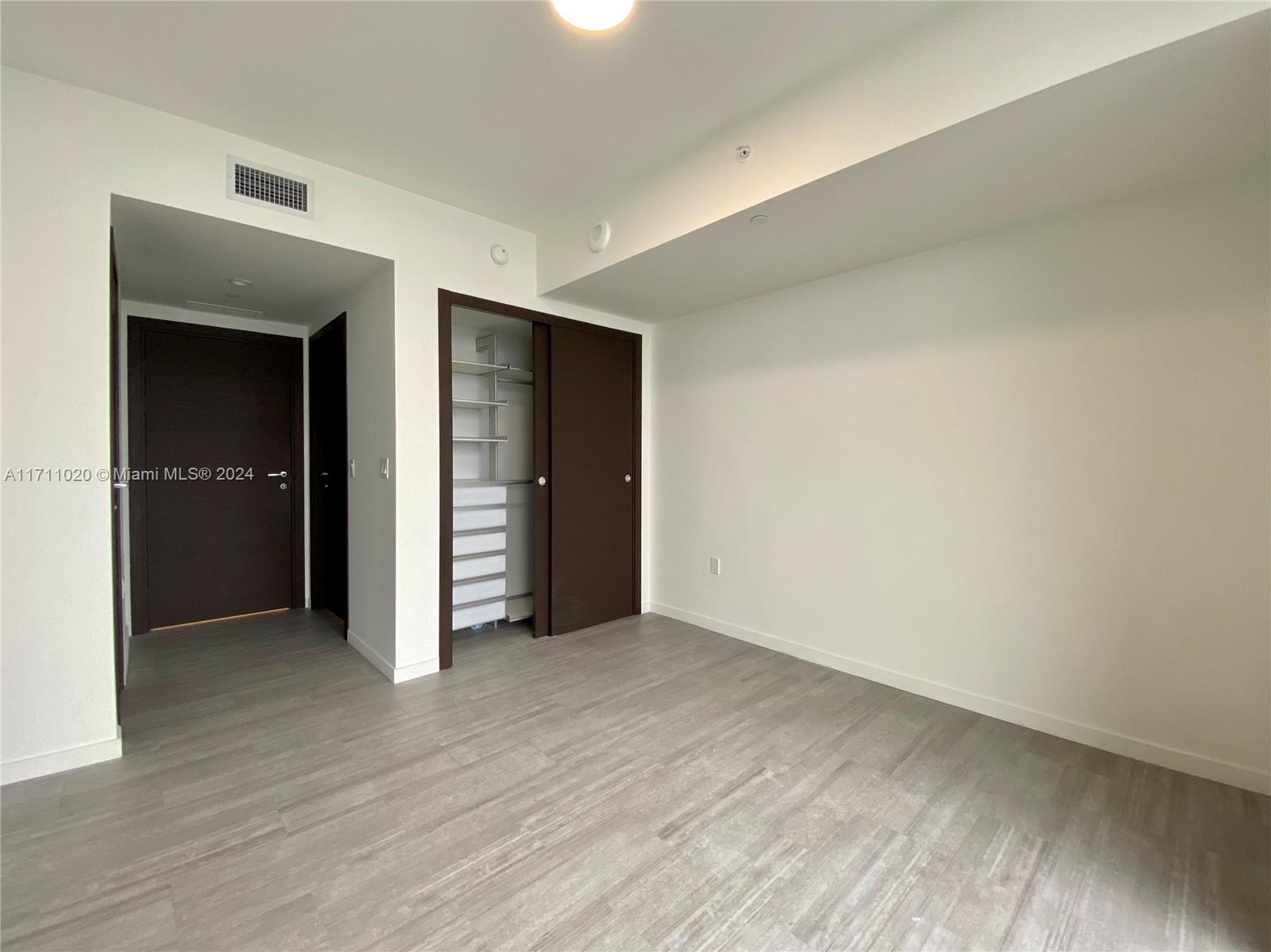 1000 Brickell Plz #4406, Miami FL 33131
