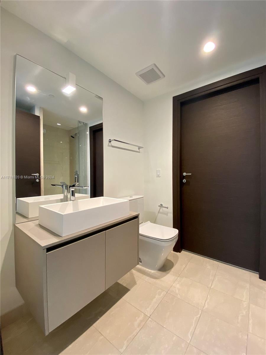 1000 Brickell Plz #4406, Miami FL 33131