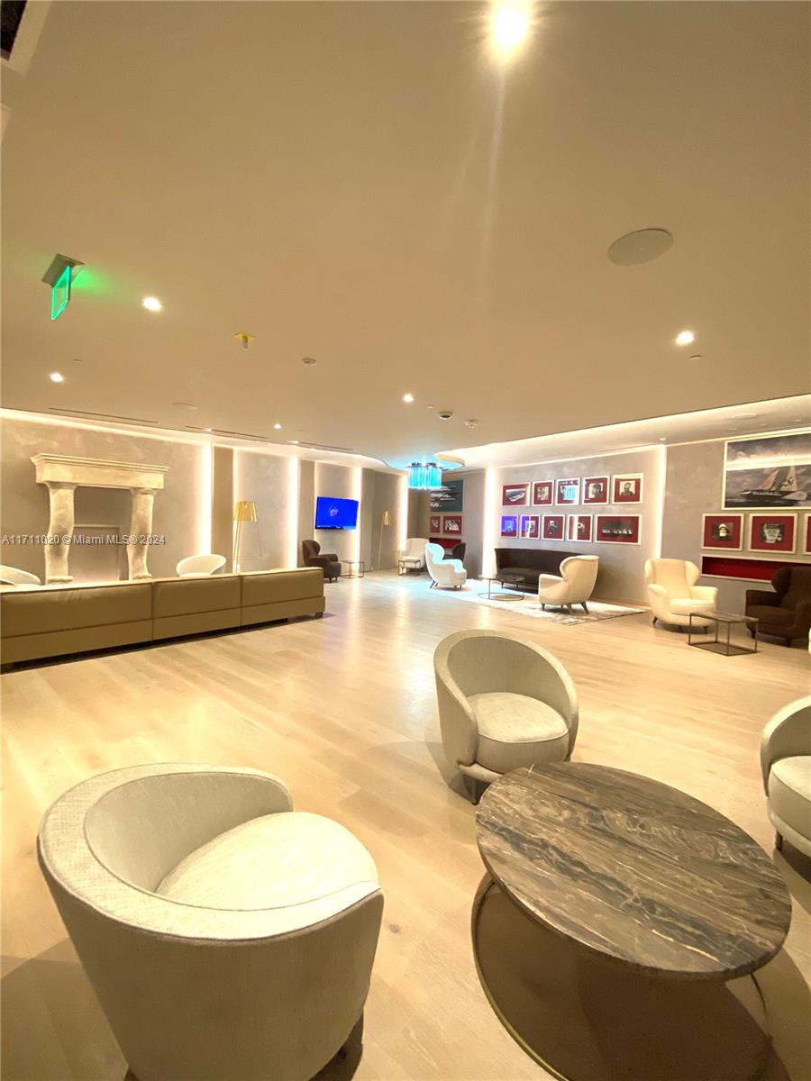 1000 Brickell Plz #4406, Miami FL 33131