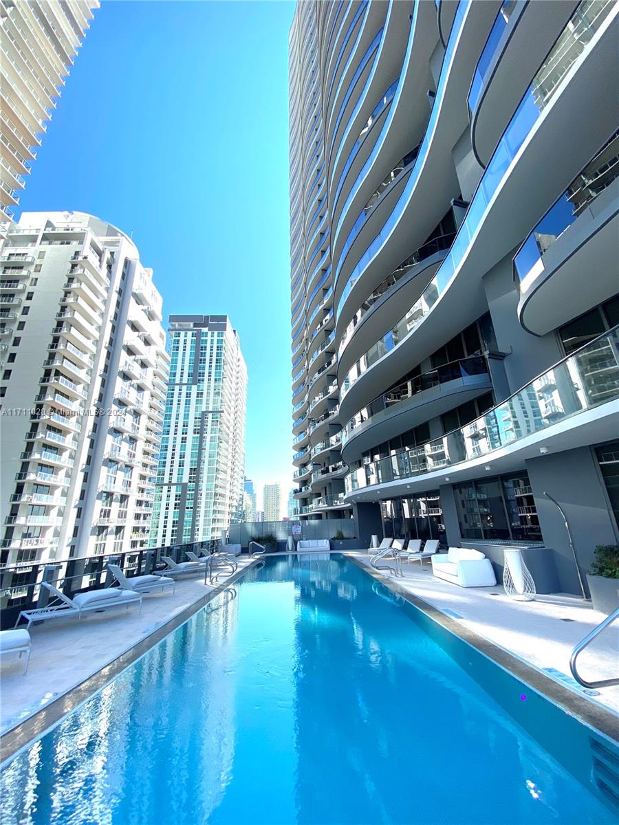 1000 Brickell Plz #4406, Miami FL 33131