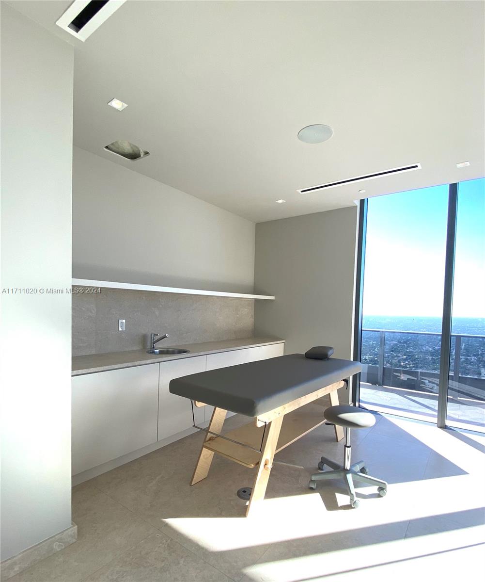 1000 Brickell Plz #4406, Miami FL 33131