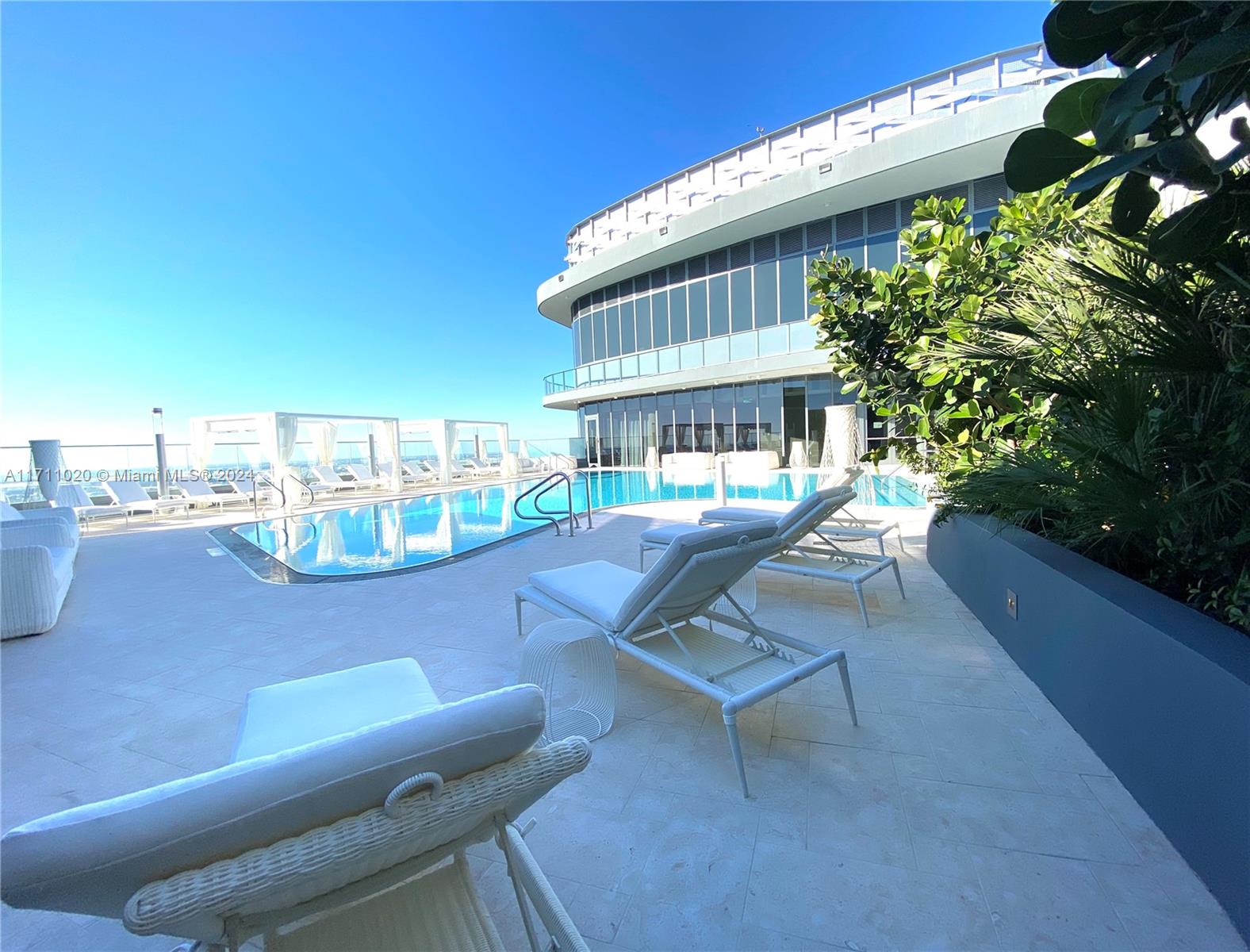 1000 Brickell Plz #4406, Miami FL 33131