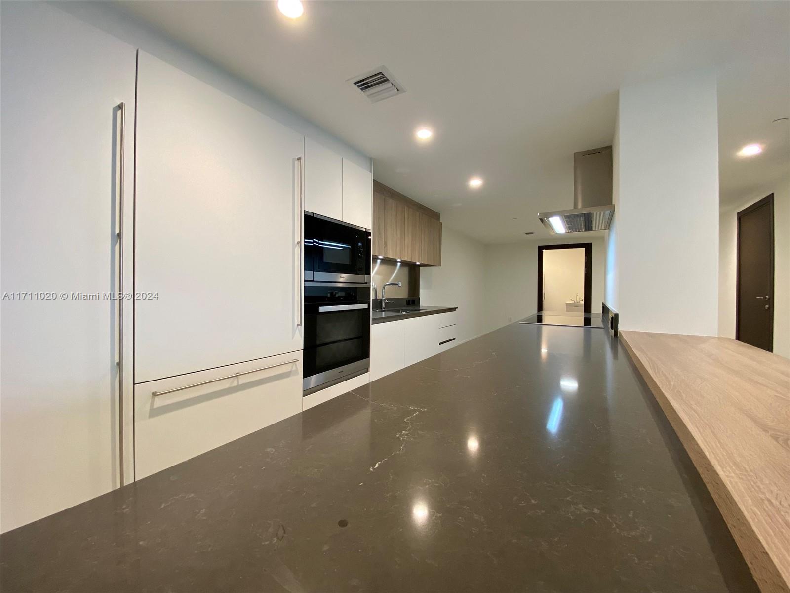 1000 Brickell Plz #4406, Miami FL 33131