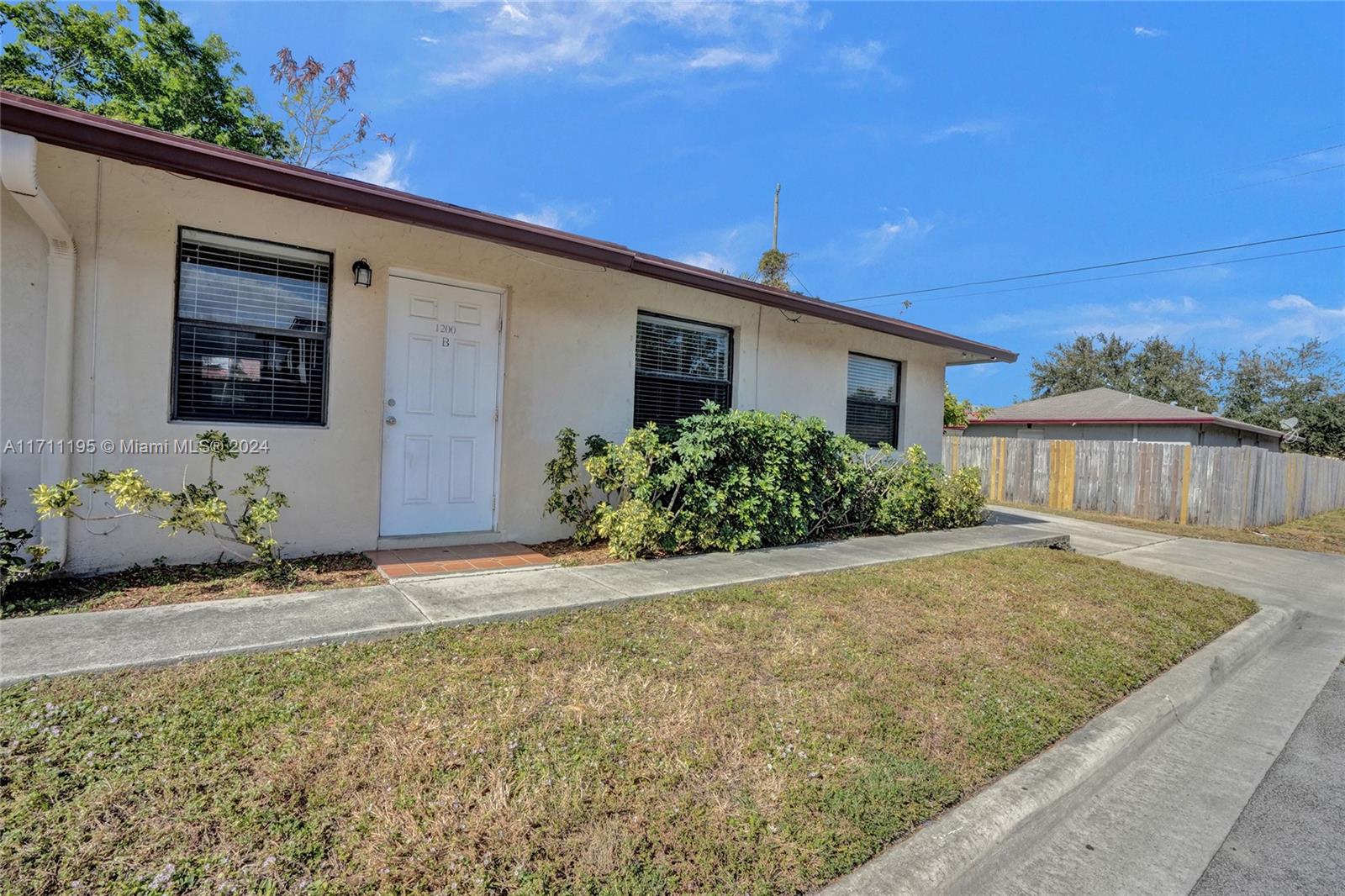 1200 W 31st St, Riviera Beach, Florida image 28