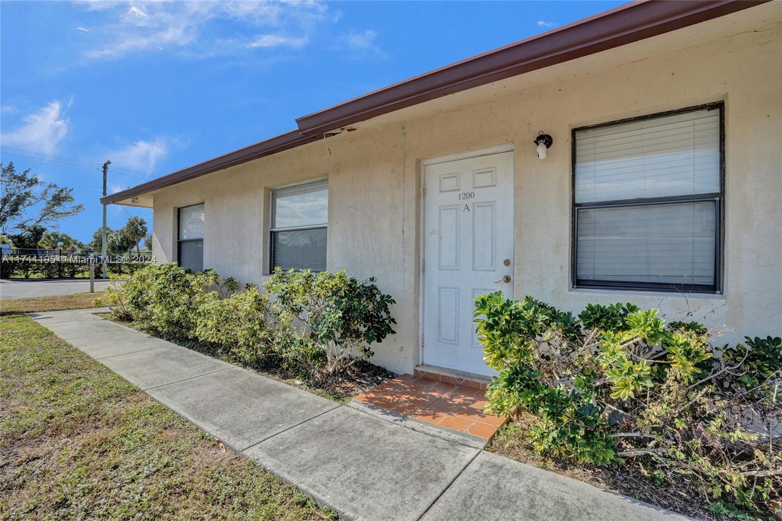 1200 W 31st St, Riviera Beach, Florida image 32