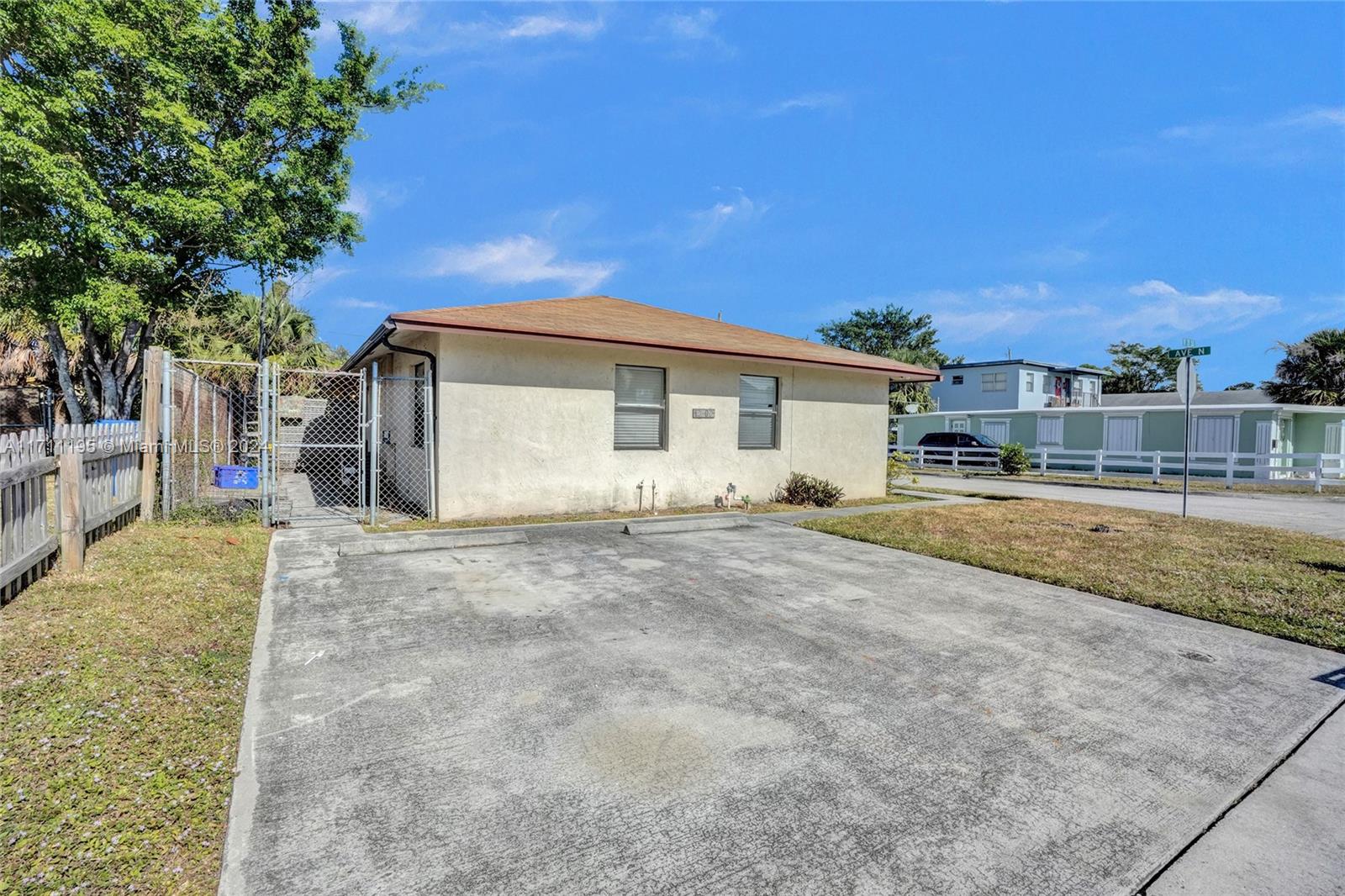 1200 W 31st St, Riviera Beach, Florida image 37