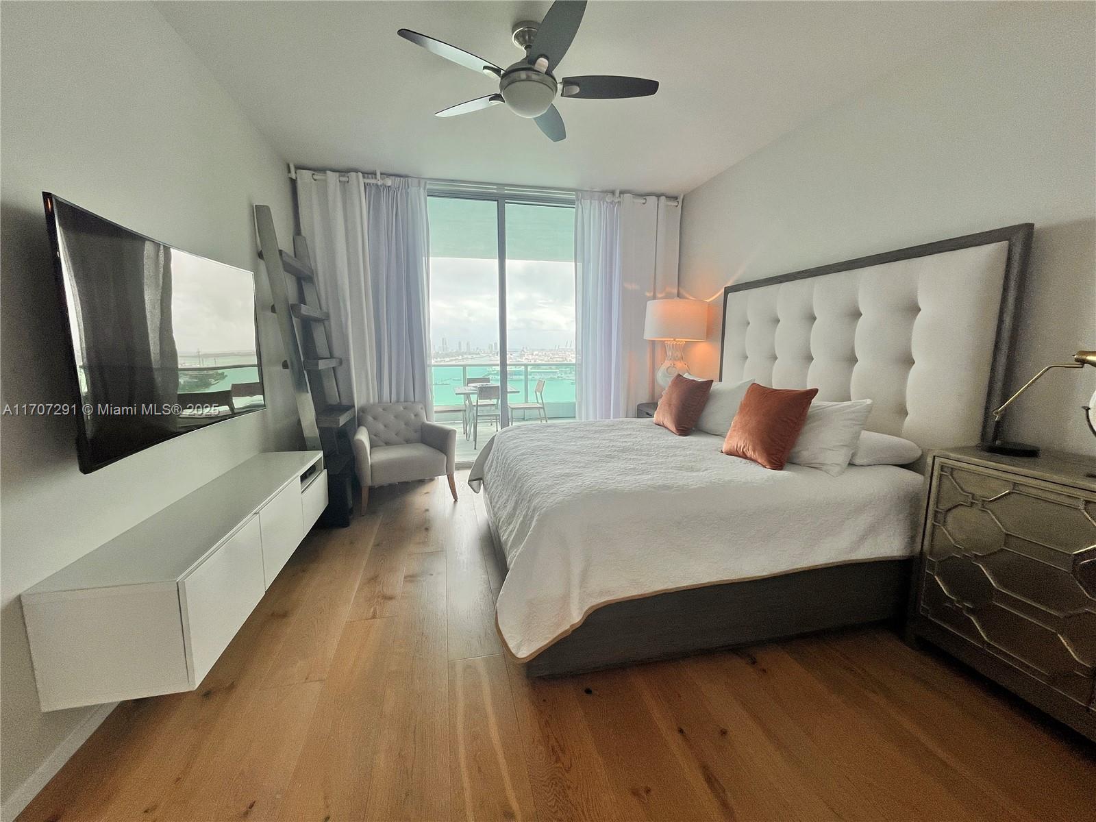 900 Biscayne Blvd #2702, Miami FL 33132