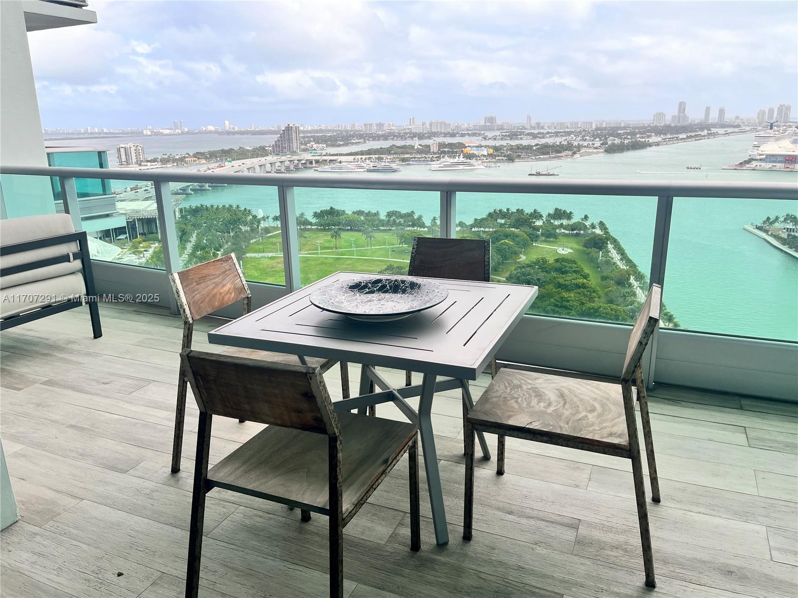 900 Biscayne Blvd #2702, Miami FL 33132