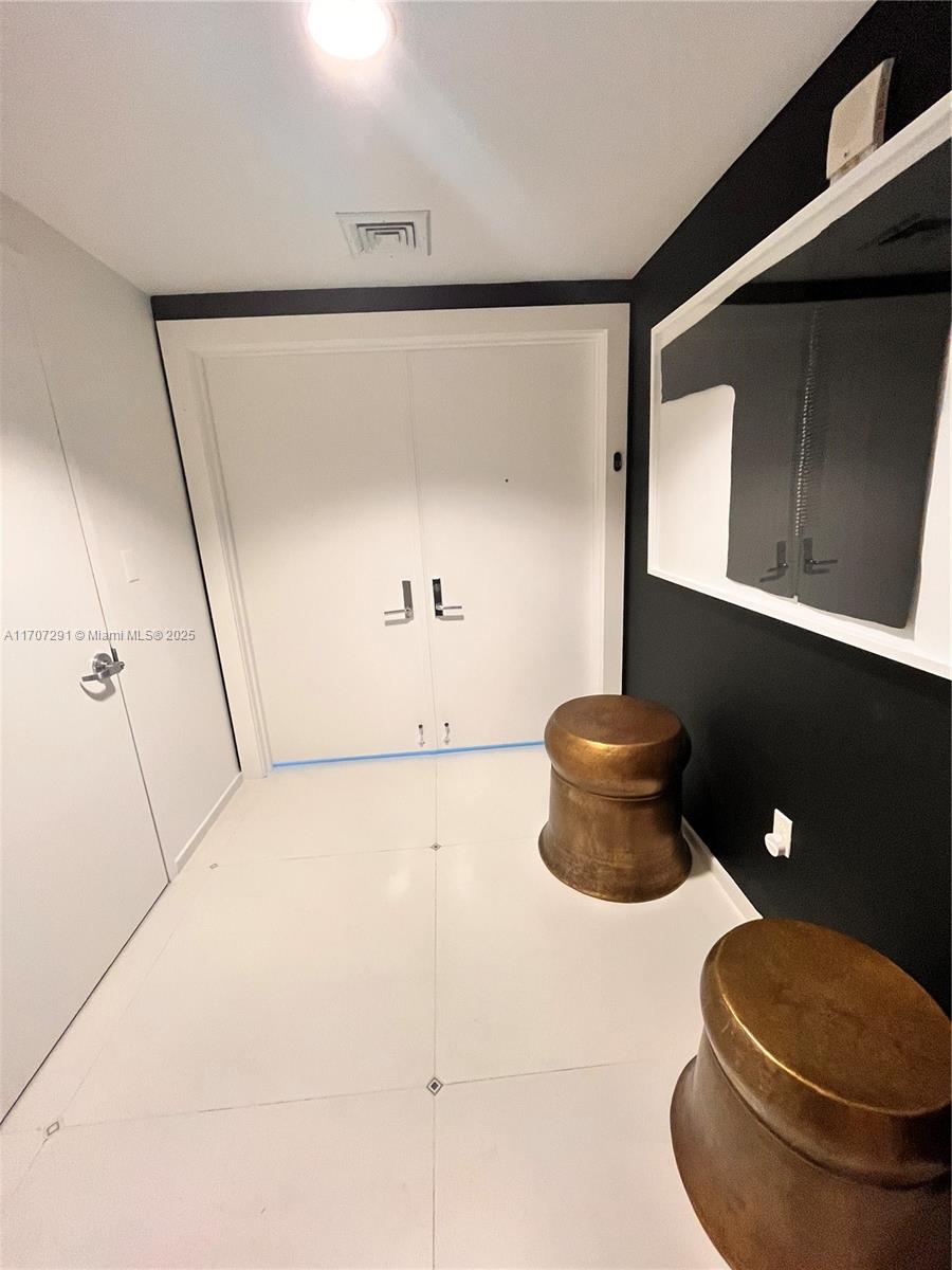 900 Biscayne Blvd #2702, Miami FL 33132