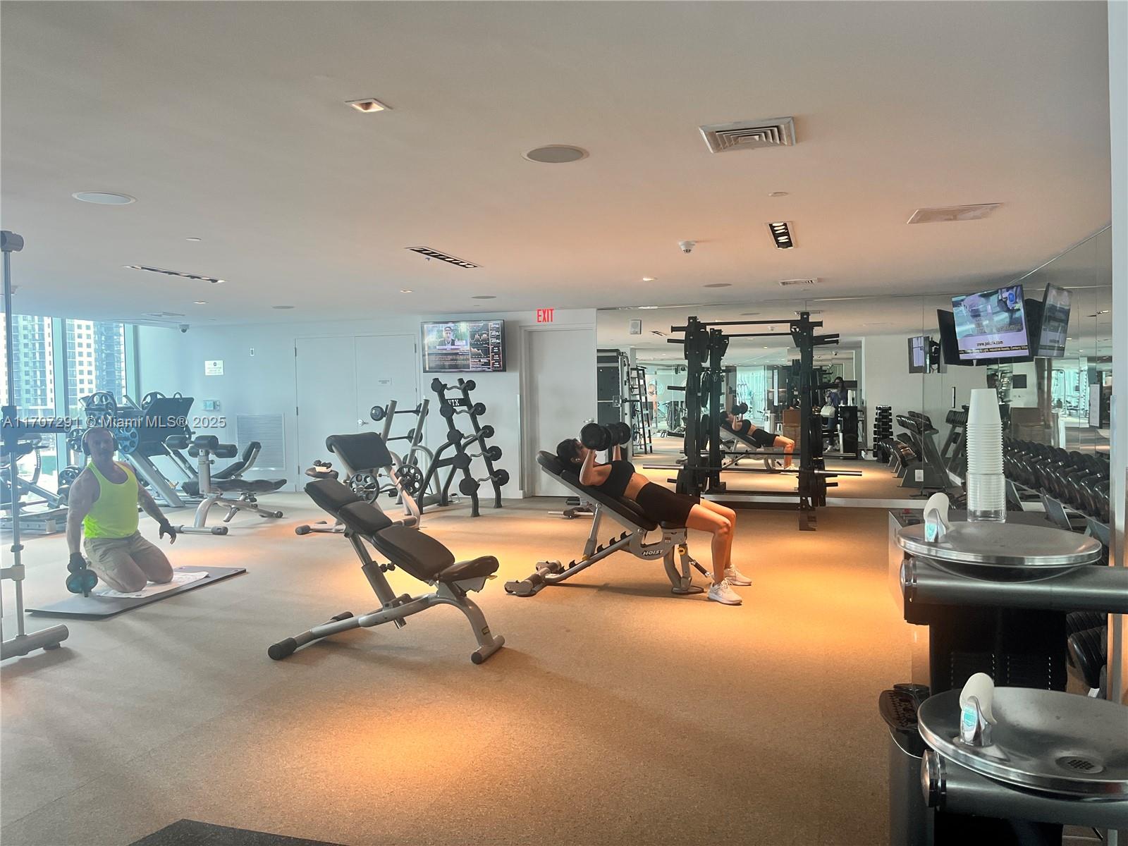 900 Biscayne Blvd #2702, Miami FL 33132