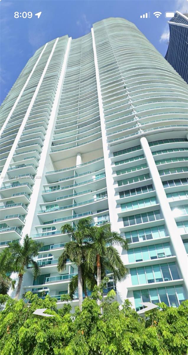 900 Biscayne Blvd #2702, Miami FL 33132