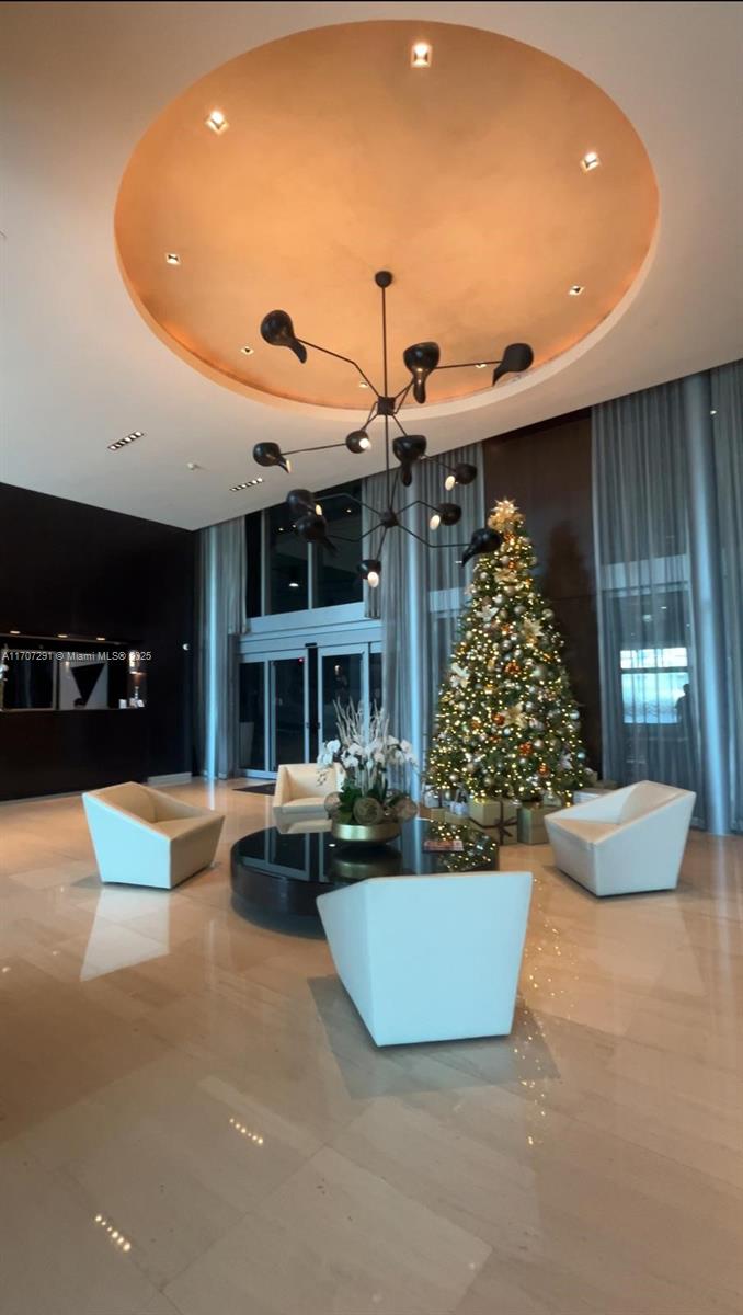 900 Biscayne Blvd #2702, Miami FL 33132