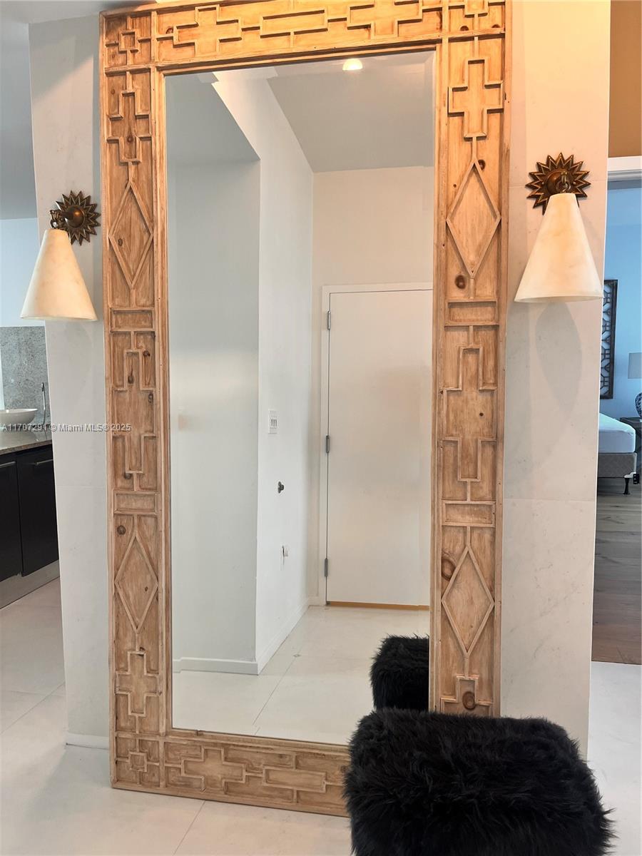 900 Biscayne Blvd #2702, Miami FL 33132