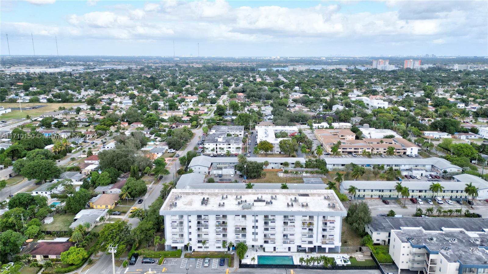 920 NE 169th St #517, North Miami Beach, Florida image 39