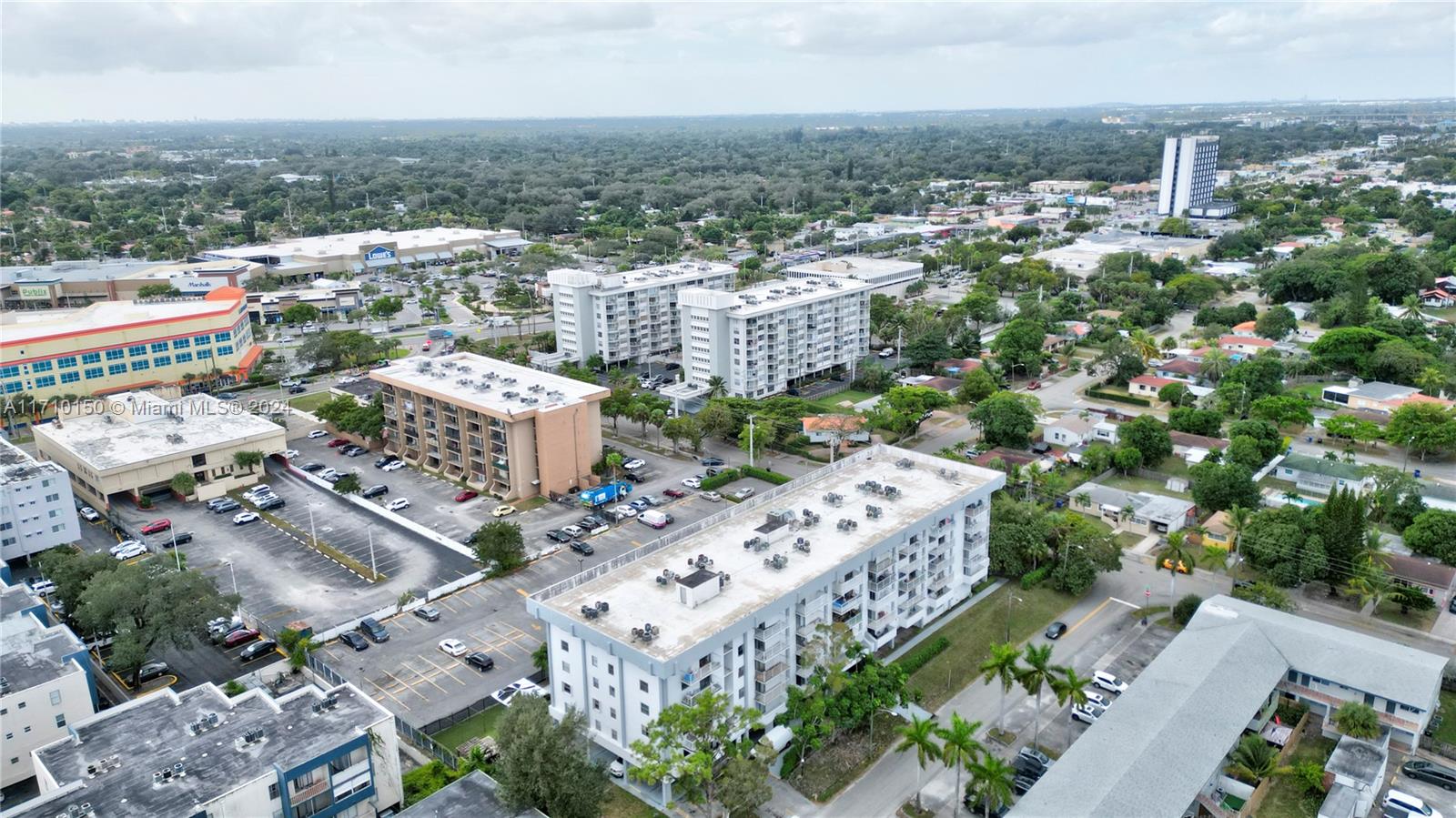 920 NE 169th St #517, North Miami Beach, Florida image 42