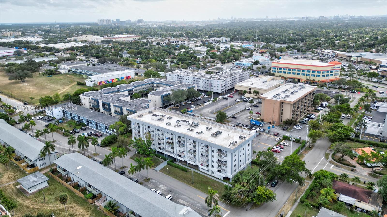 920 NE 169th St #517, North Miami Beach, Florida image 45