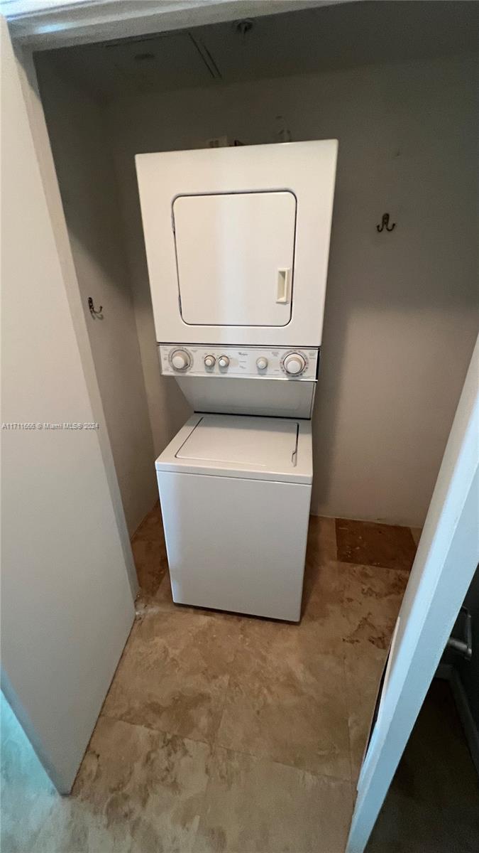 Listing Photo 12
