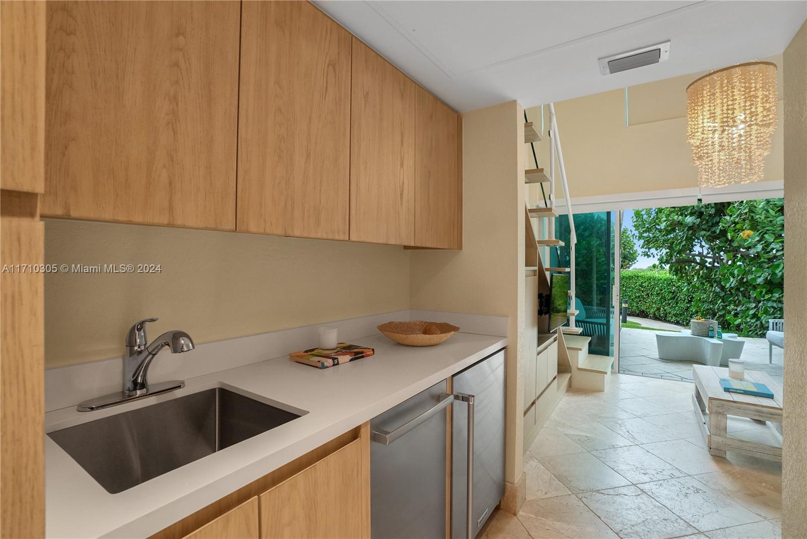 100 S Pointe Dr #CABANA 14, Miami Beach, Florida image 3