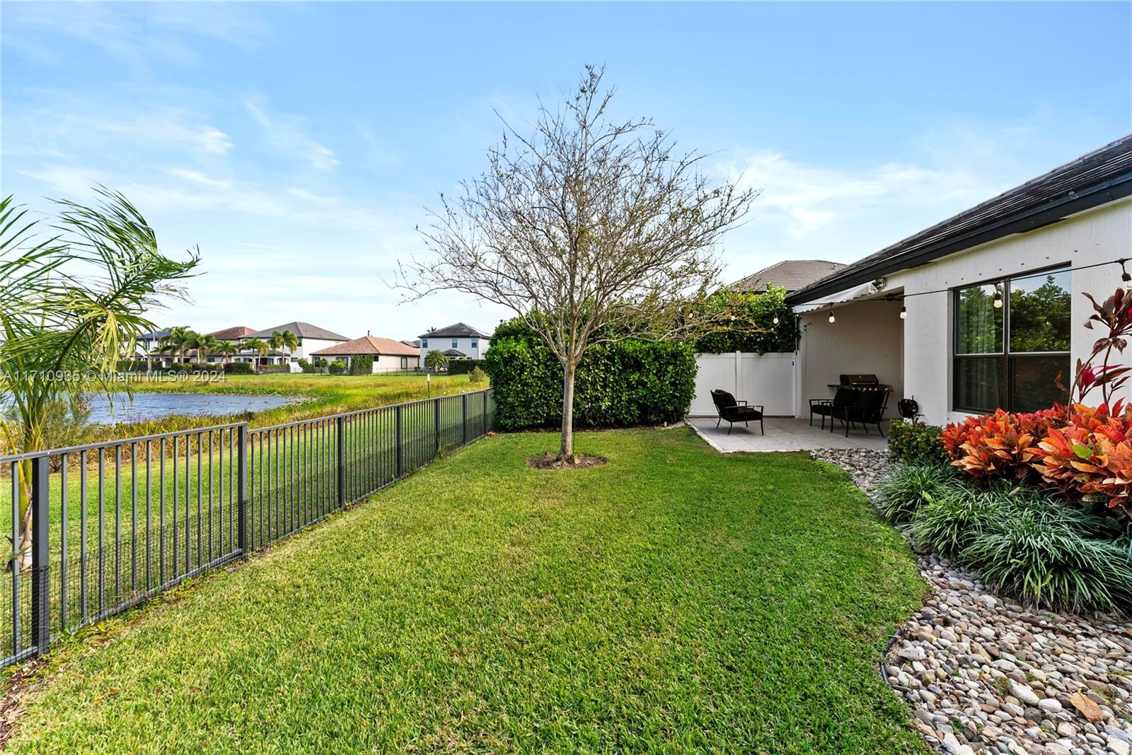 5704 Sandbirch Way, Lake Worth, Florida image 19