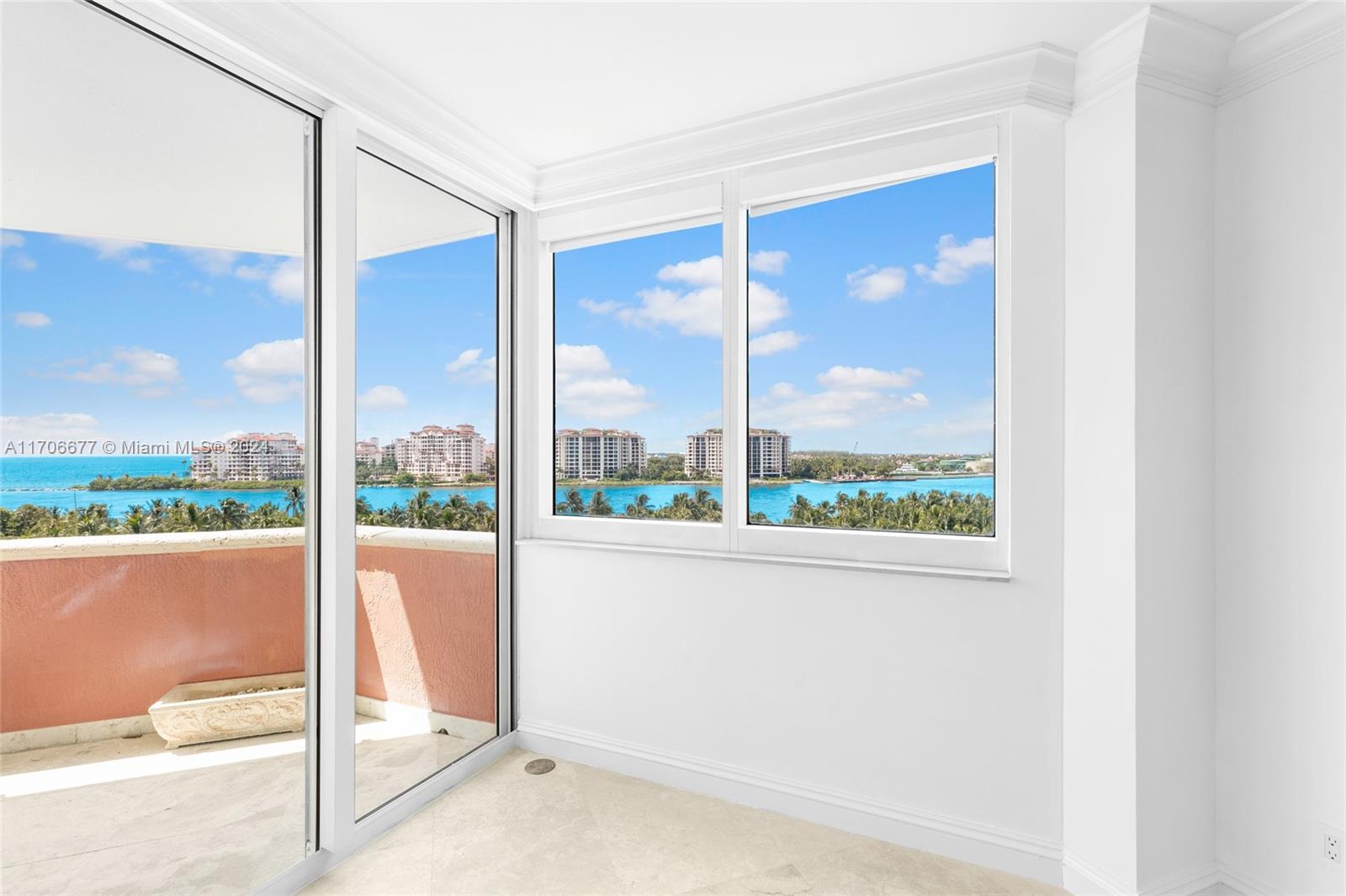 300 S Pointe #801, Miami Beach, Florida image 13