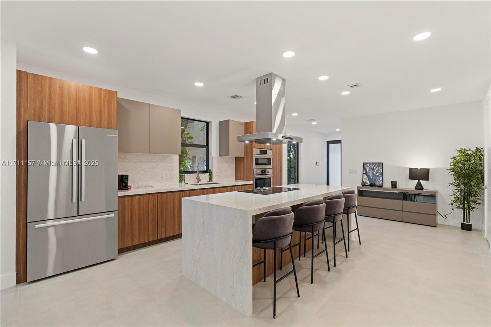 909 NE 16th Ave, Fort Lauderdale, Florida image 6