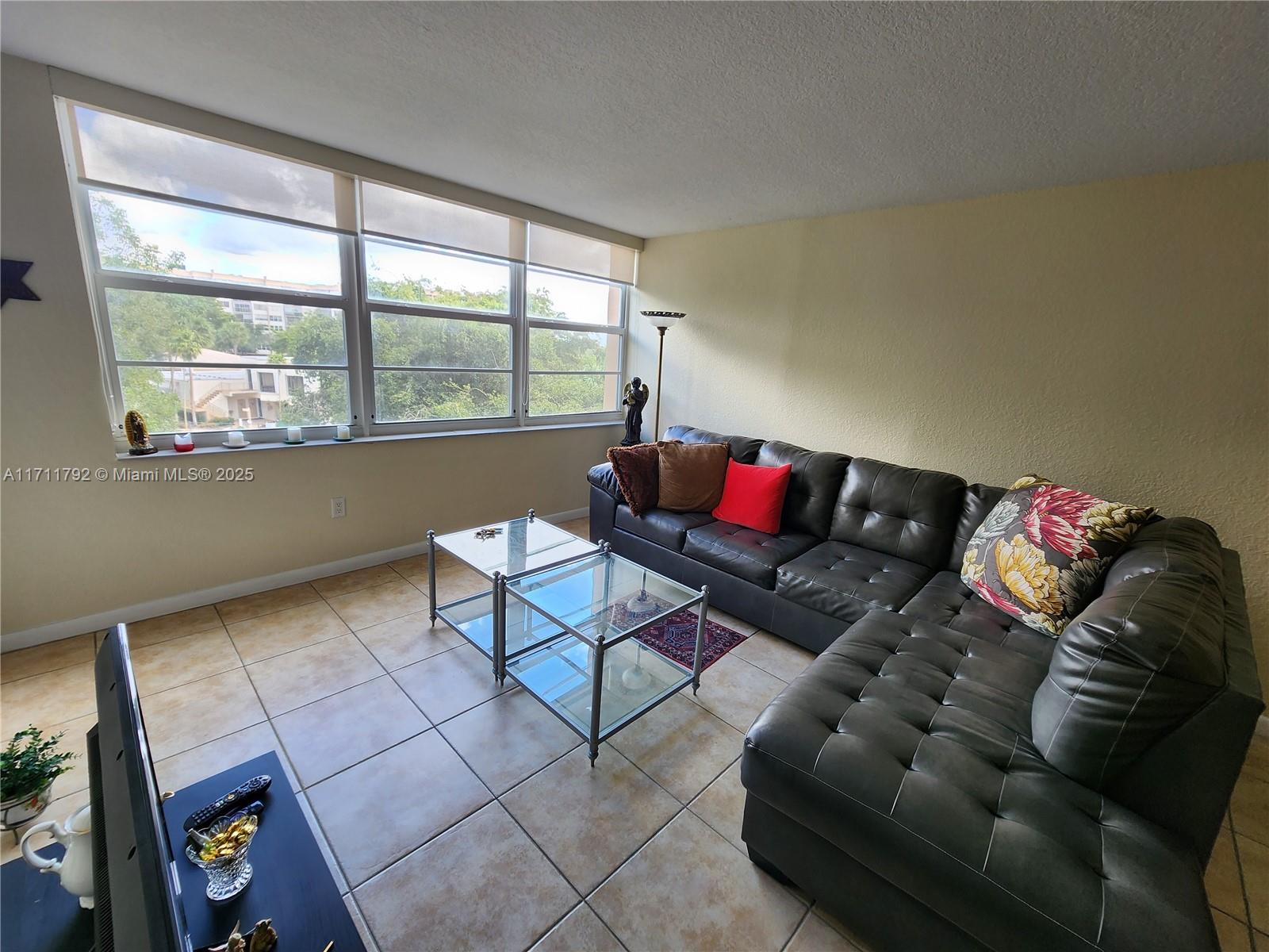 1000 Saint Charles Pl #406, Pembroke Pines, Florida image 19