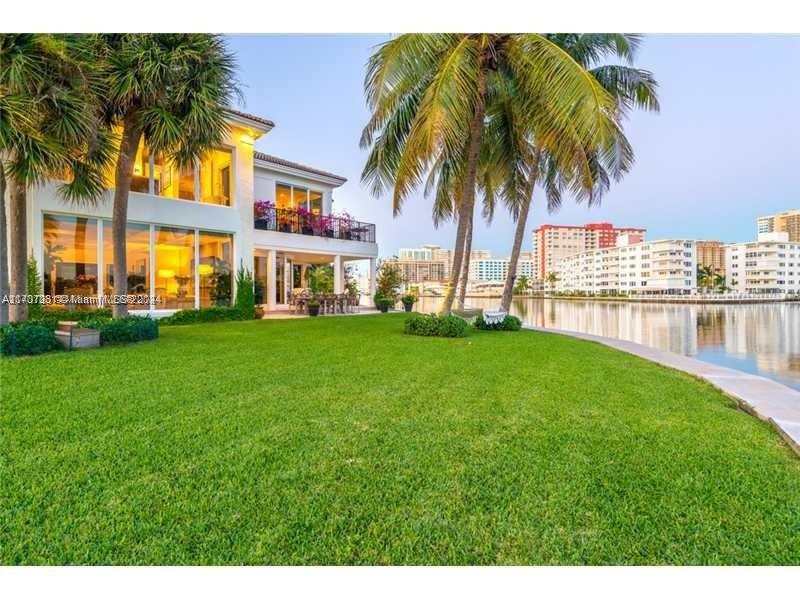 101 Holiday Dr, Hallandale Beach, Florida image 30