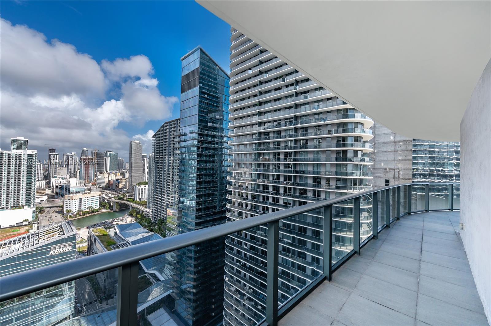 45 SW 9th St #3401, Miami FL 33130