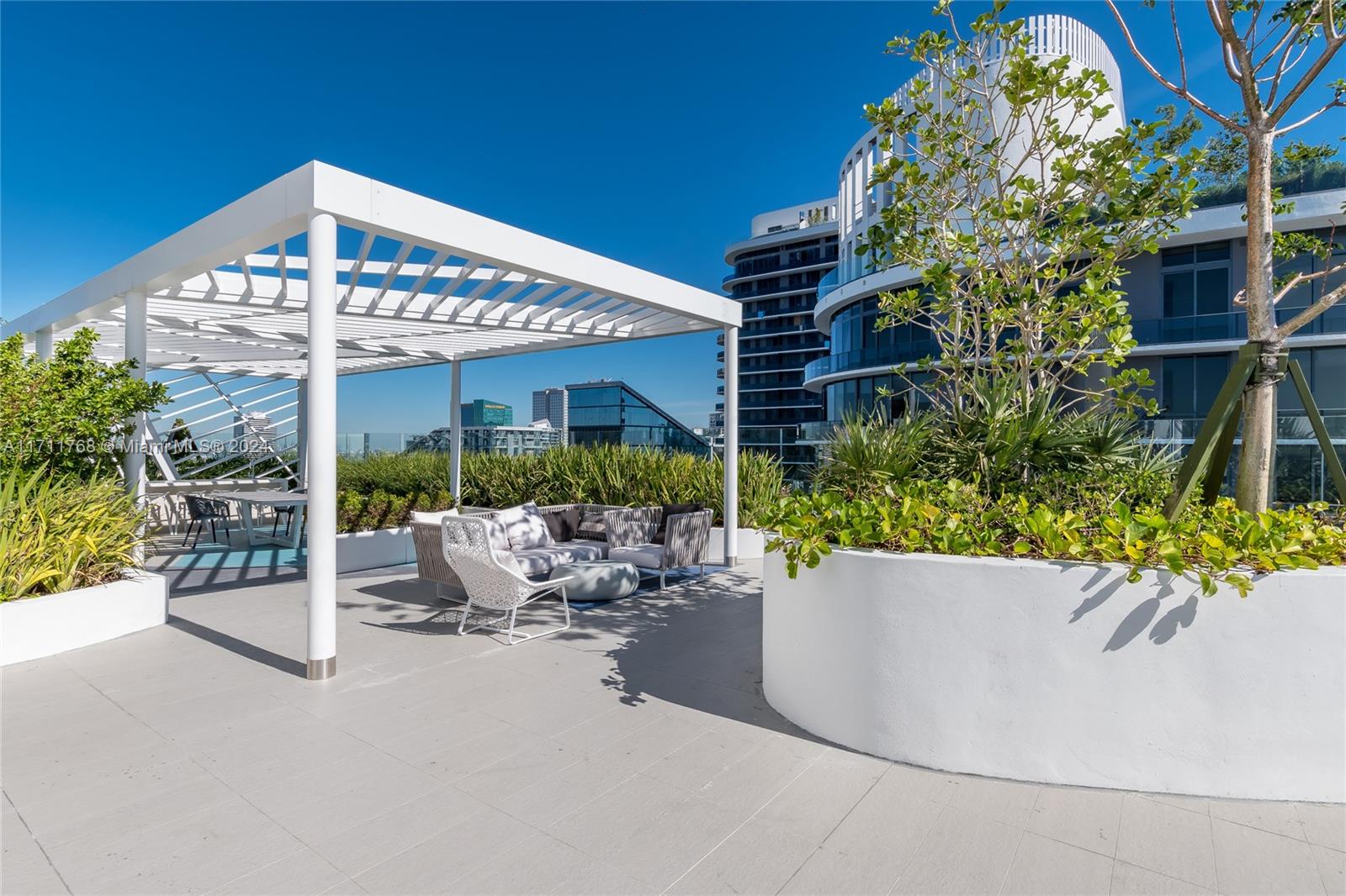 45 SW 9th St #3401, Miami FL 33130