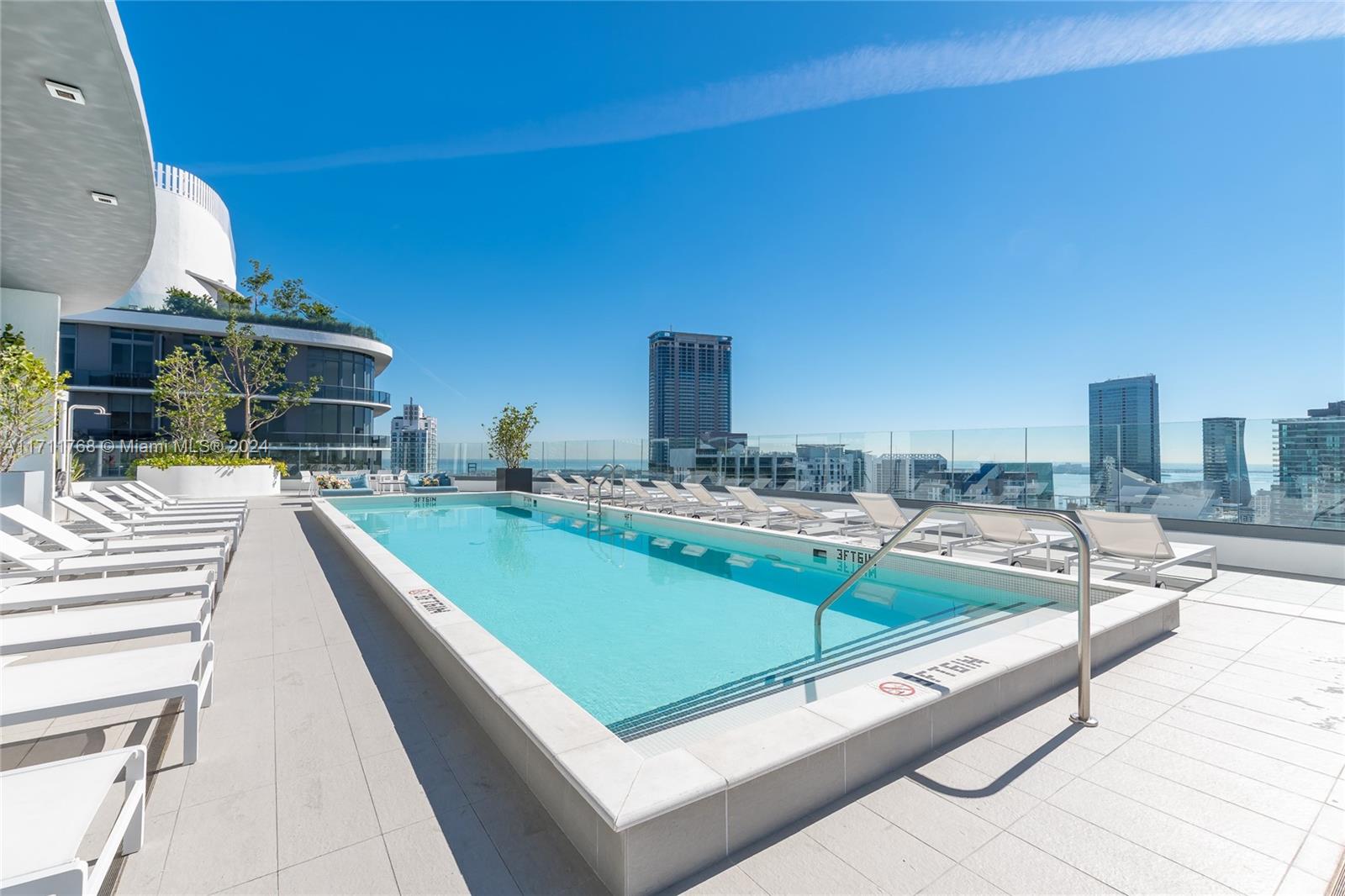 45 SW 9th St #3401, Miami FL 33130