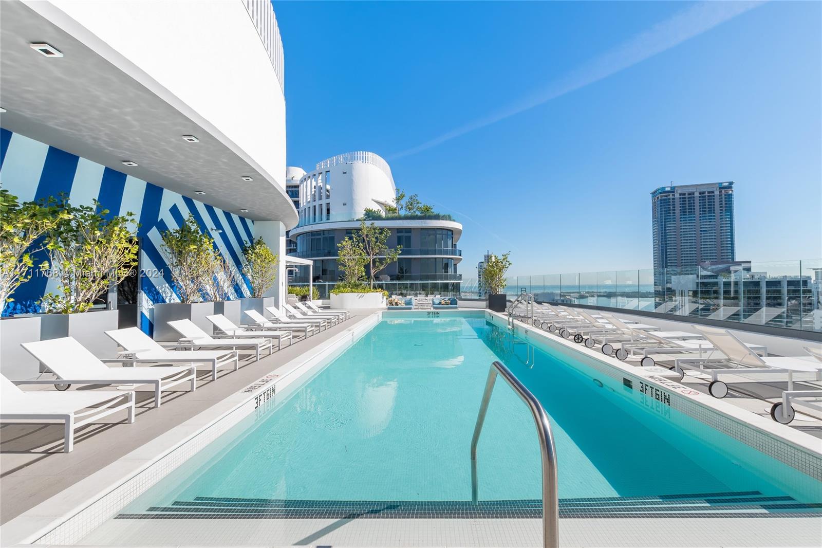 45 SW 9th St #3401, Miami FL 33130