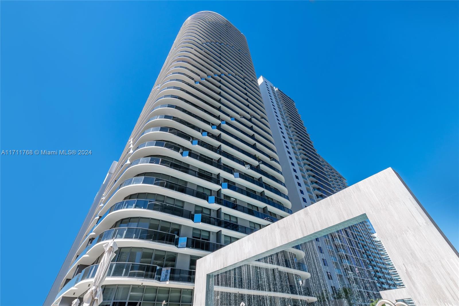 45 SW 9th St #3401, Miami FL 33130