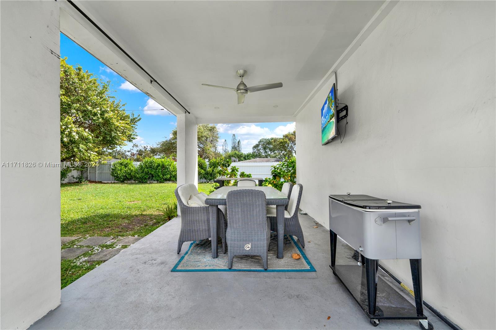 591 NE 170th St, North Miami Beach, Florida image 22