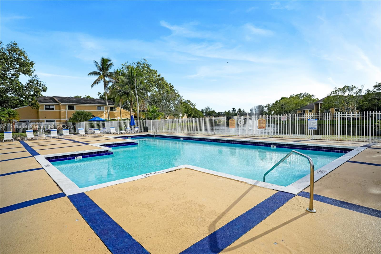 200 W Palm Cir W #203, Pembroke Pines, Florida image 14