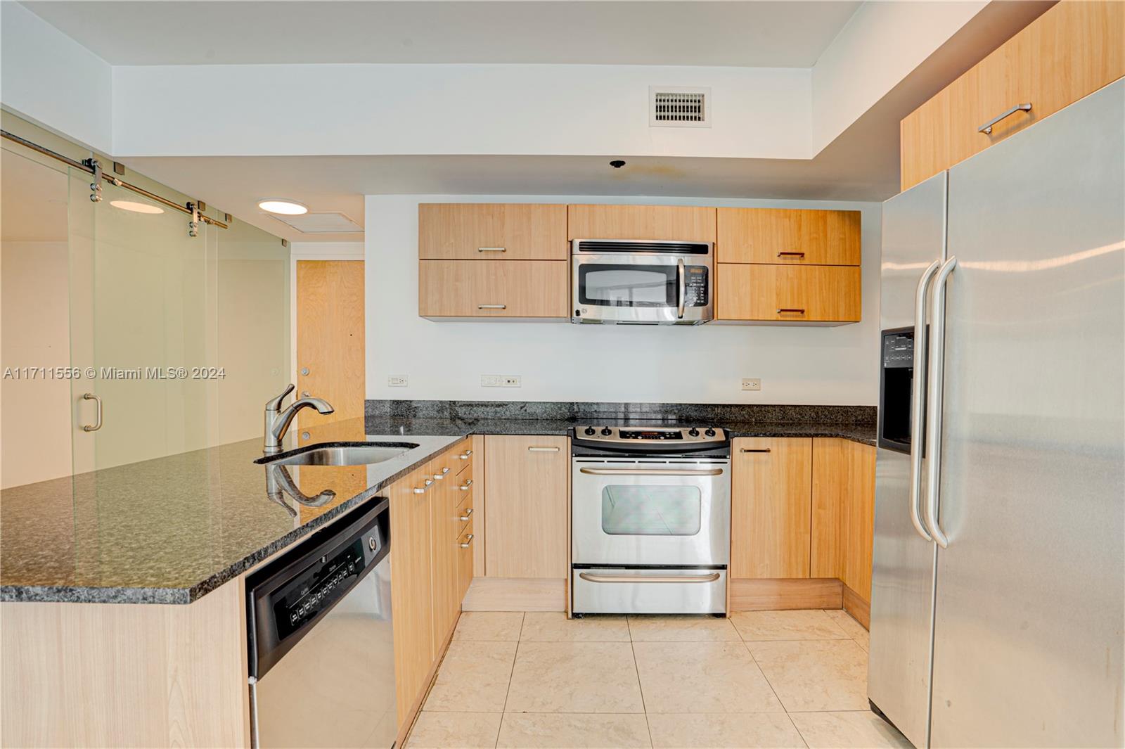 350 S Miami Ave #1606, Miami FL 33130