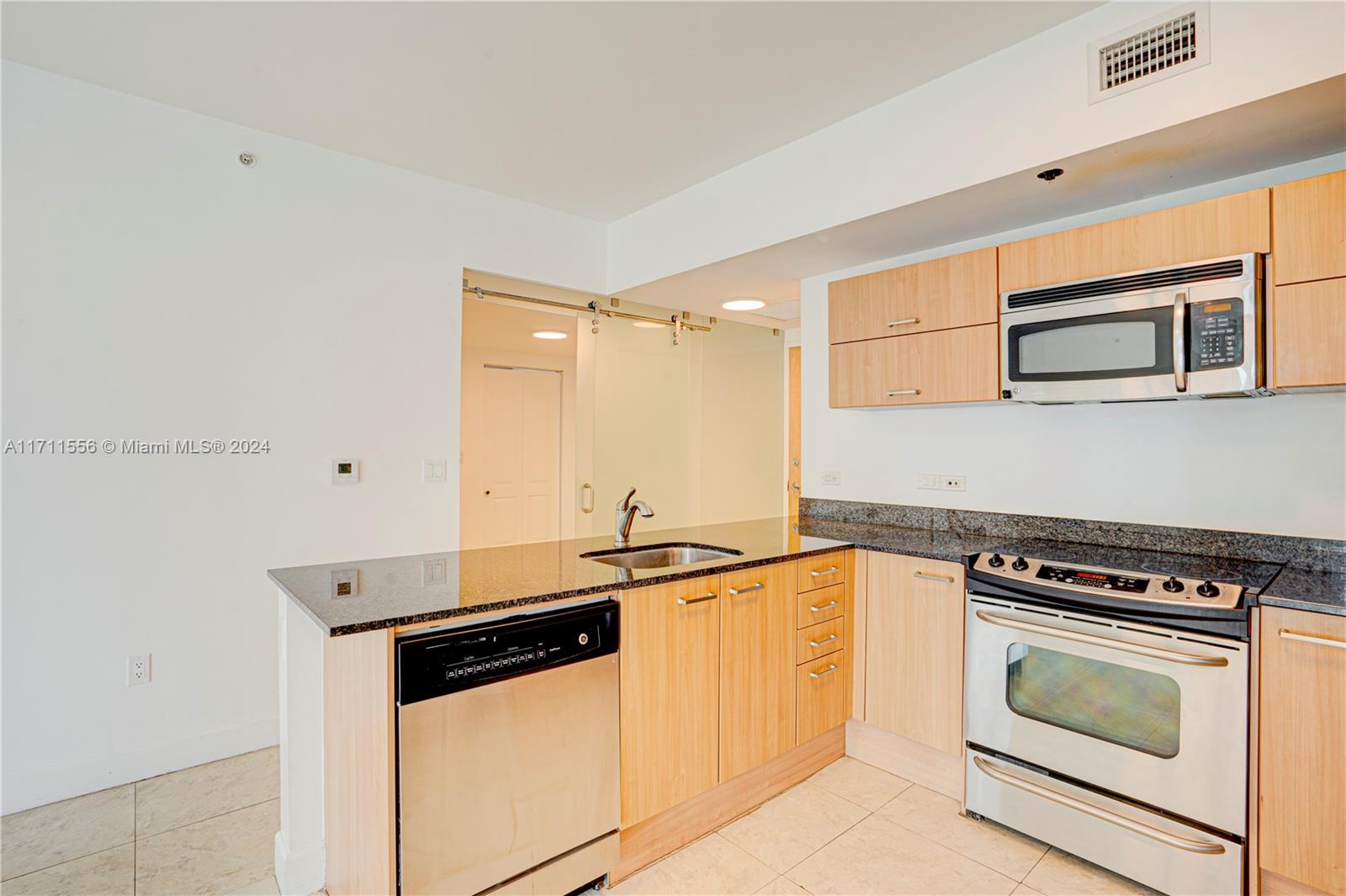 350 S Miami Ave #1606, Miami FL 33130