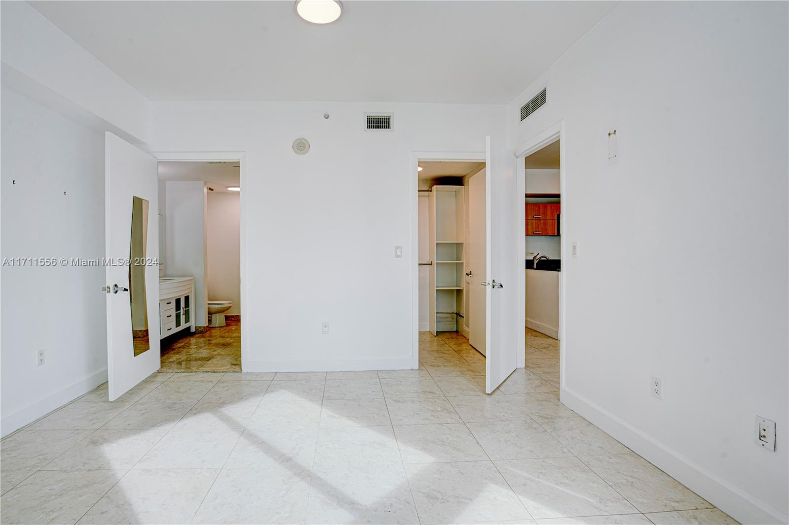 350 S Miami Ave #1606, Miami FL 33130