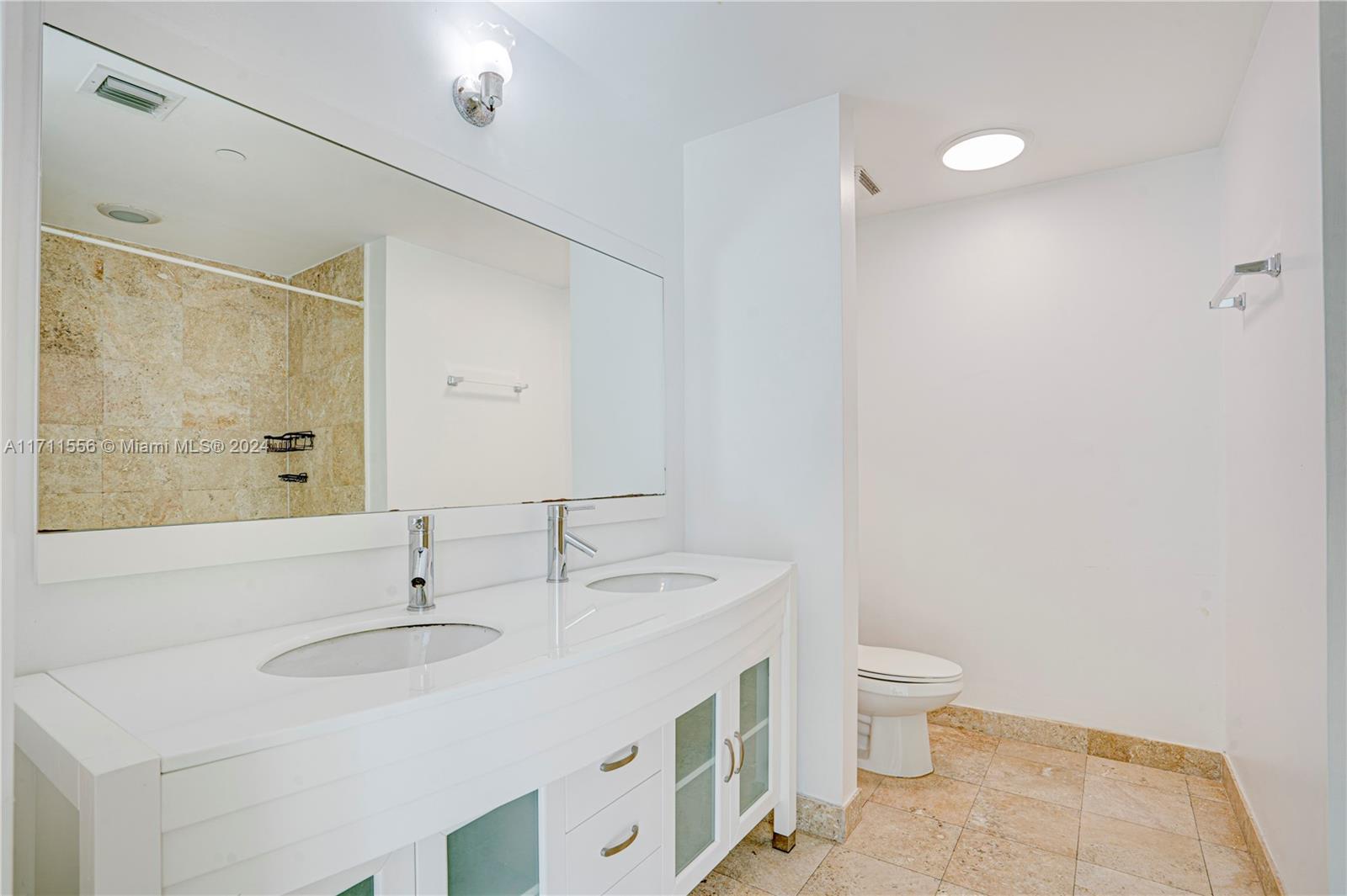 350 S Miami Ave #1606, Miami FL 33130