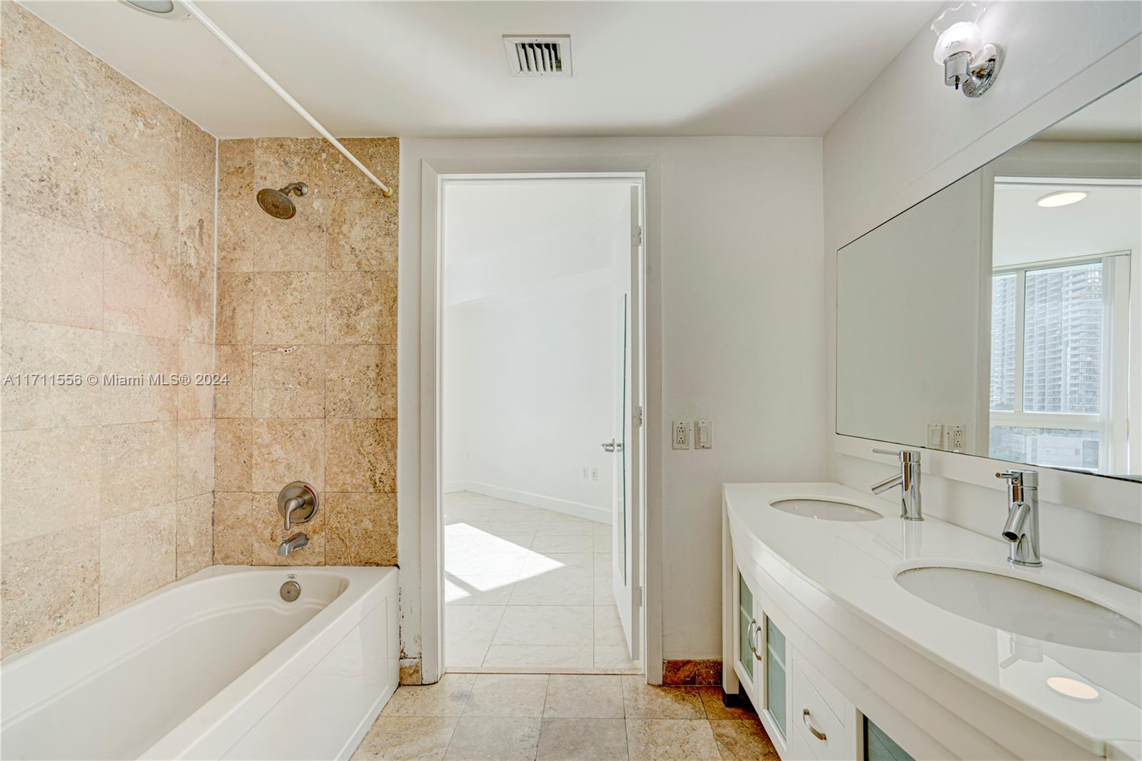350 S Miami Ave #1606, Miami FL 33130