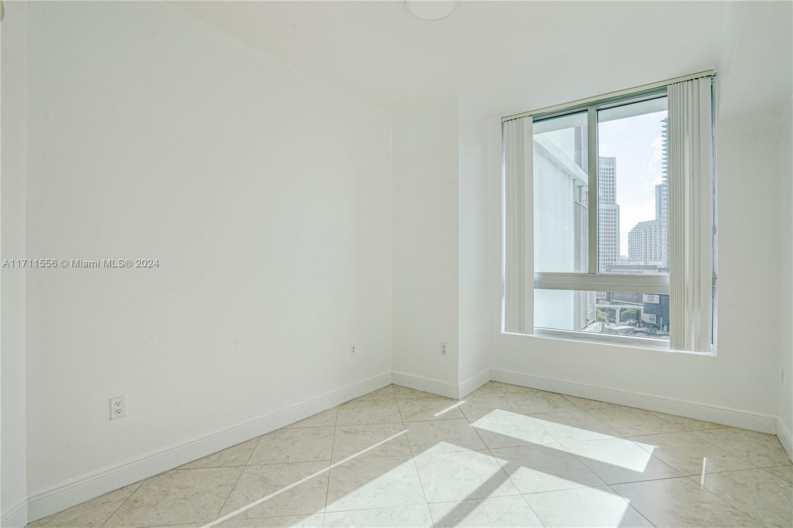 350 S Miami Ave #1606, Miami FL 33130