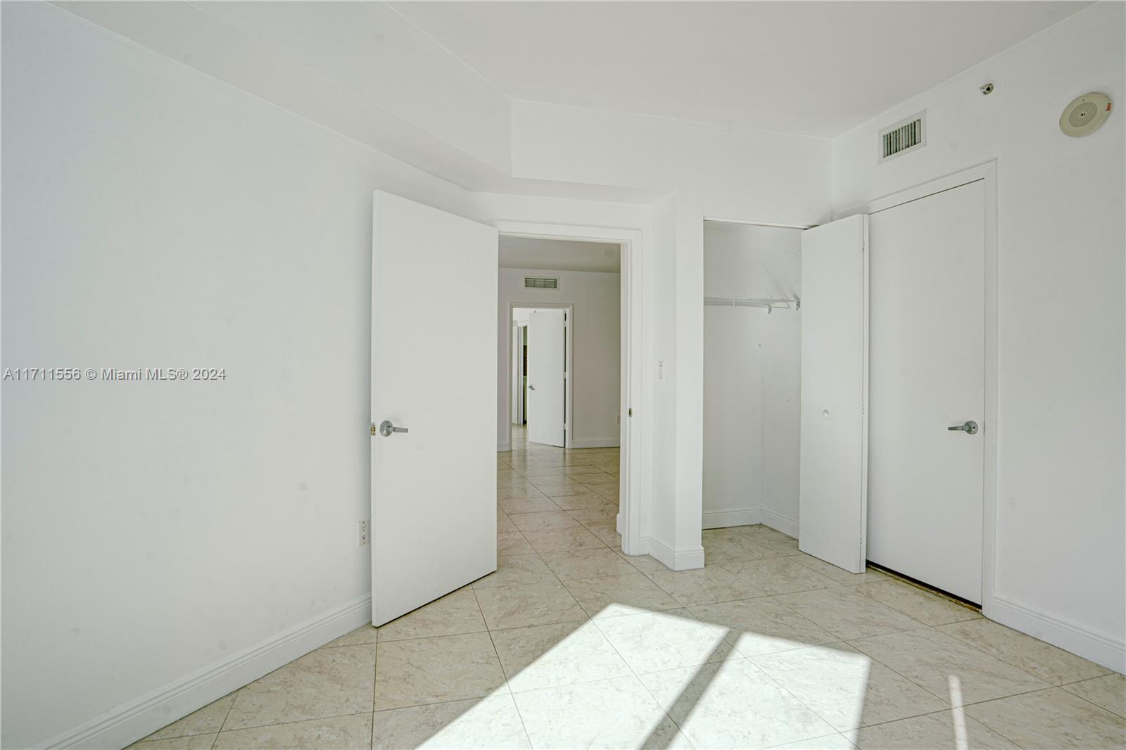 350 S Miami Ave #1606, Miami FL 33130