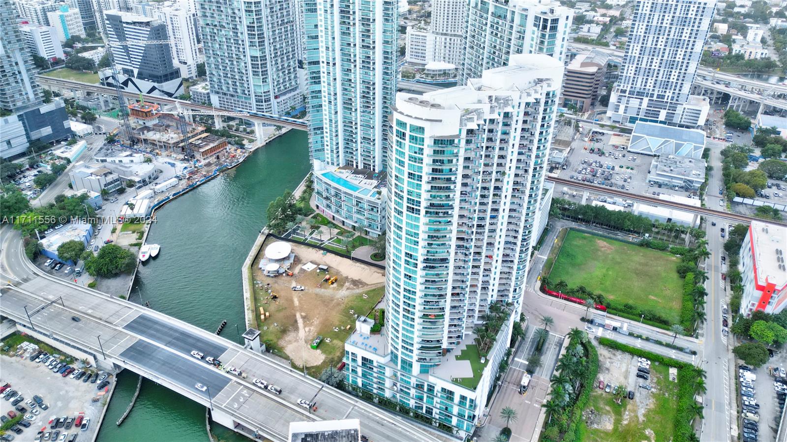 350 S Miami Ave #1606, Miami FL 33130