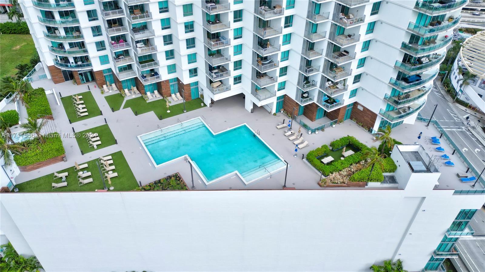 350 S Miami Ave #1606, Miami FL 33130