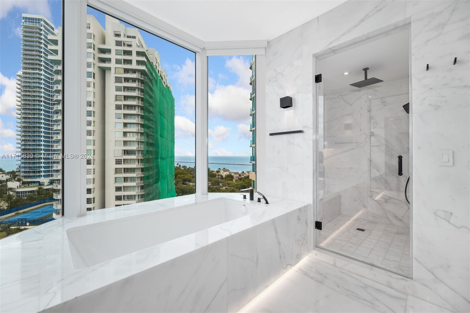 300 S Pointe Dr #1105, Miami Beach FL 33139