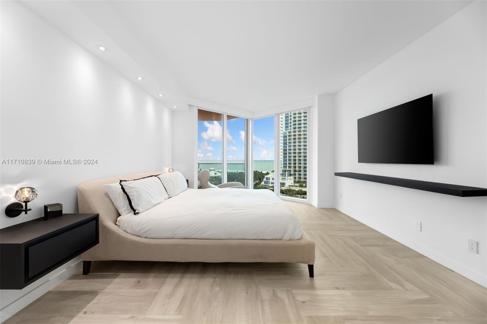 300 S Pointe Dr #1105, Miami Beach FL 33139